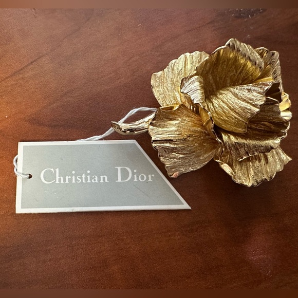 Dior Gold Floral Brooch - Picture 7 of 14